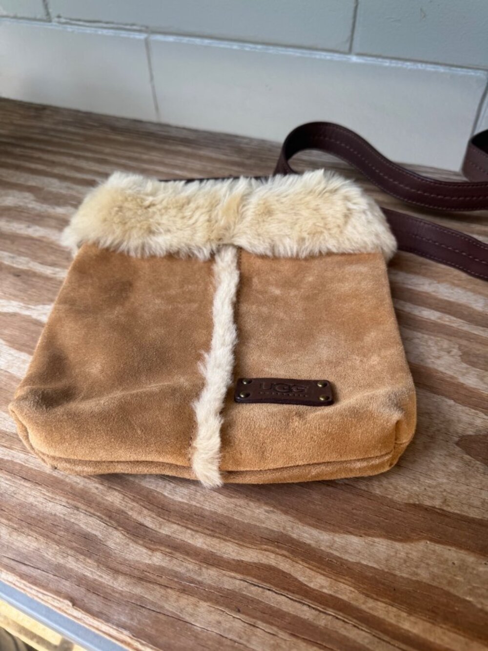 UGG Australia Sheepskin Crossbody Bag Chestnut Suede Sherpa Fur Small Purse - Picture 5 of 5